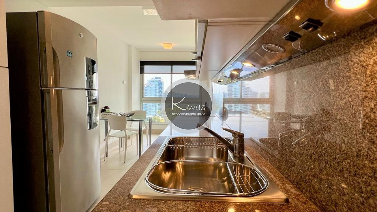 Departamento ID.476 - Le Parc II dos dormitorios en suite habitación de servicio Playa Brava Punta del Este