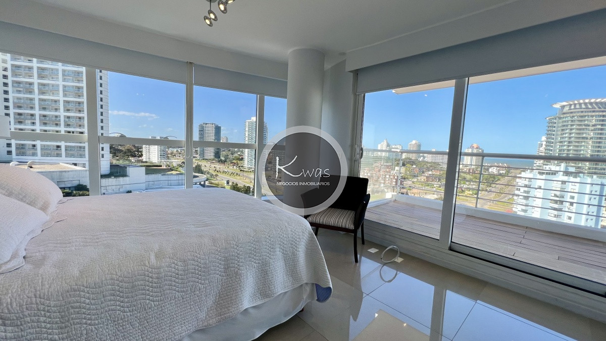 Departamento ID.480 - Departamento Alexander Collection de tres dormitorios habitación de servicio Punta del Este Playa Mansa