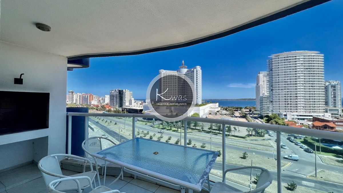 Departamento ID.618 - Venta departamento dos dormitorios en suite habitación de servicio parrillero Playa Mansa Punta del este