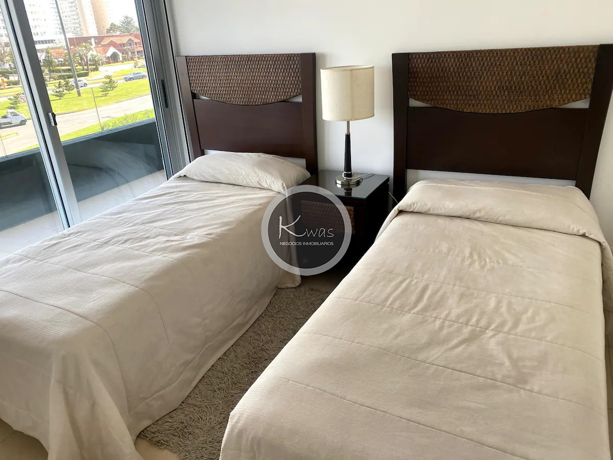 Departamento ID.673 - Departamento tres dormitorios Torre del Mar Playa Mansa Punta del Este