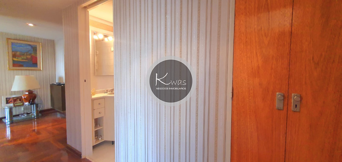 Departamento ID.824 - Departamento en Venta dos dormitorios un baño toilette cochera baulera balcón Vías / Santa Fé, Martínez