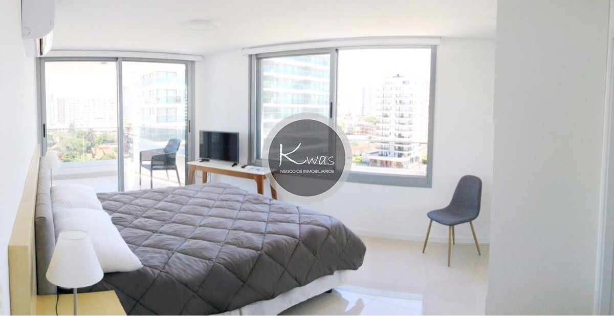 Departamento ID.497 - Departamento de dos dormitorios habitación de servicio lavadero Torre Esmeralda Playa Brava Punta del Este.
