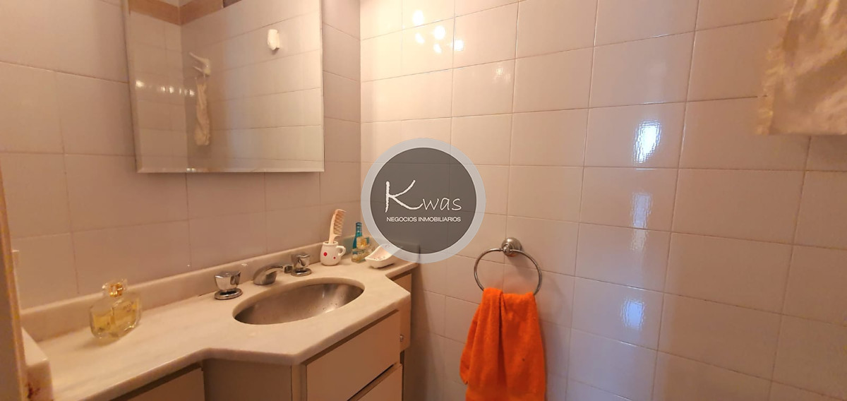 Departamento ID.824 - Departamento en Venta dos dormitorios un baño toilette cochera baulera balcón Vías / Santa Fé, Martínez