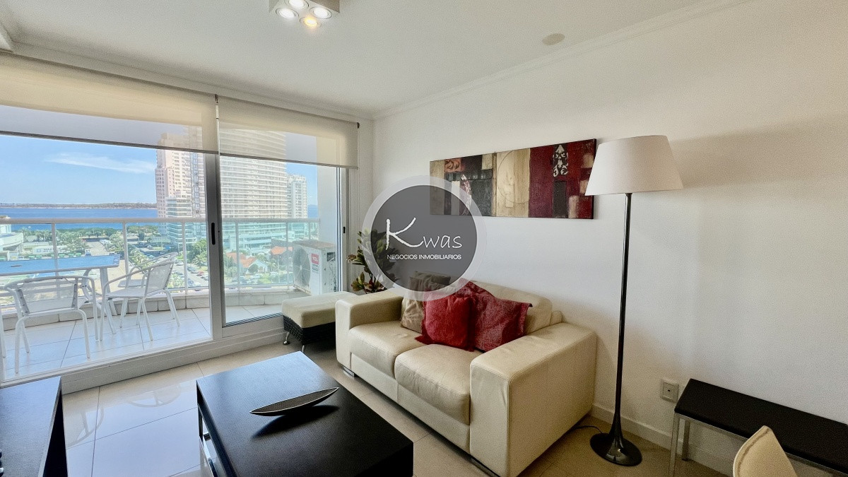 Departamento ID.618 - Venta departamento dos dormitorios en suite habitación de servicio parrillero Playa Mansa Punta del este