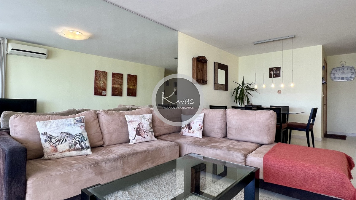 Departamento ID.490 - Departamento dos dormitorios vista al mar Playa Mansa Punta del Este