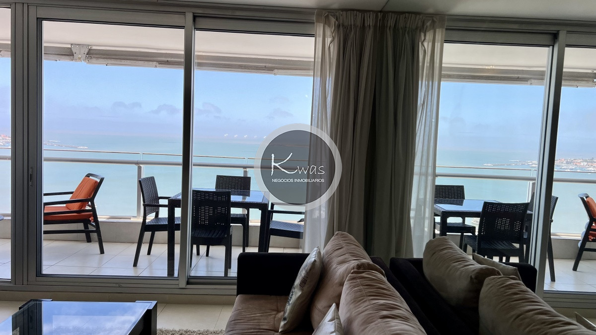 Departamento ID.490 - Departamento dos dormitorios vista al mar Playa Mansa Punta del Este