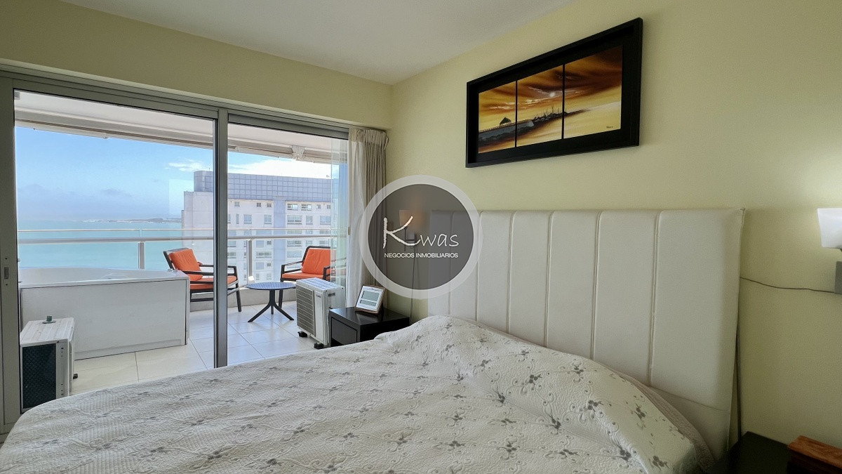 Departamento ID.490 - Departamento dos dormitorios vista al mar Playa Mansa Punta del Este
