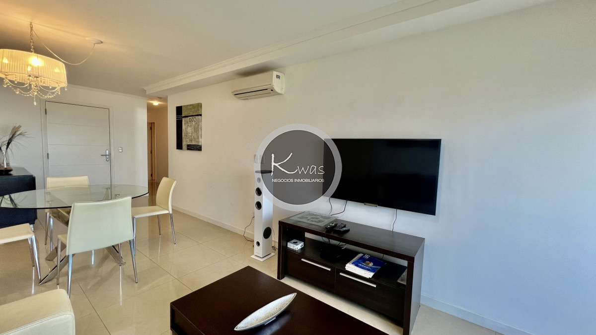 Departamento ID.618 - Venta departamento dos dormitorios en suite habitación de servicio parrillero Playa Mansa Punta del este
