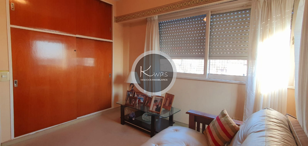 Departamento ID.824 - Departamento en Venta dos dormitorios un baño toilette cochera baulera balcón Vías / Santa Fé, Martínez
