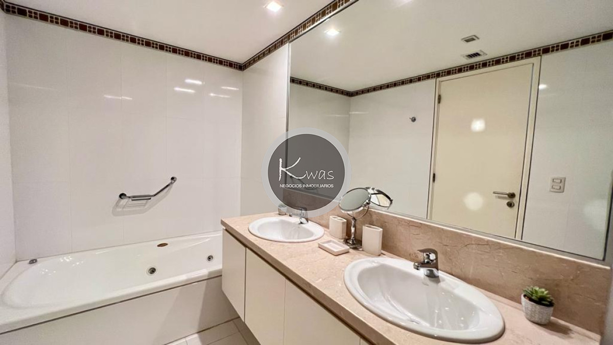 Departamento ID.476 - Le Parc II dos dormitorios en suite habitación de servicio Playa Brava Punta del Este