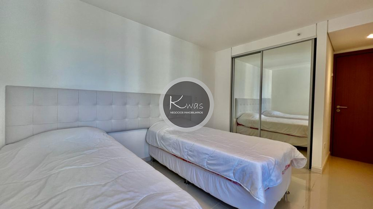 Departamento ID.437 - Departamento tres dormitorios en Playa Brava Punta del Este