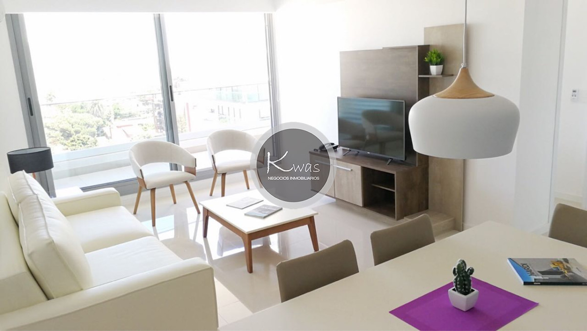 Departamento ID.497 - Departamento de dos dormitorios habitación de servicio lavadero Torre Esmeralda Playa Brava Punta del Este.