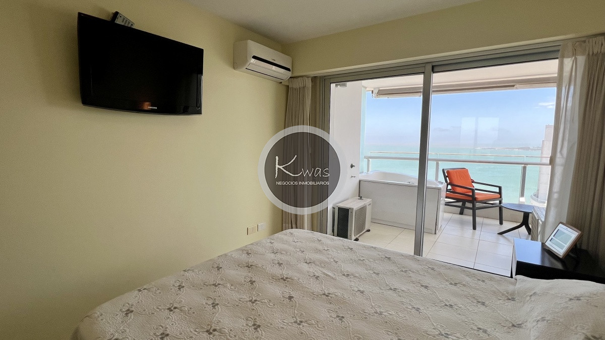 Departamento ID.490 - Departamento dos dormitorios vista al mar Playa Mansa Punta del Este