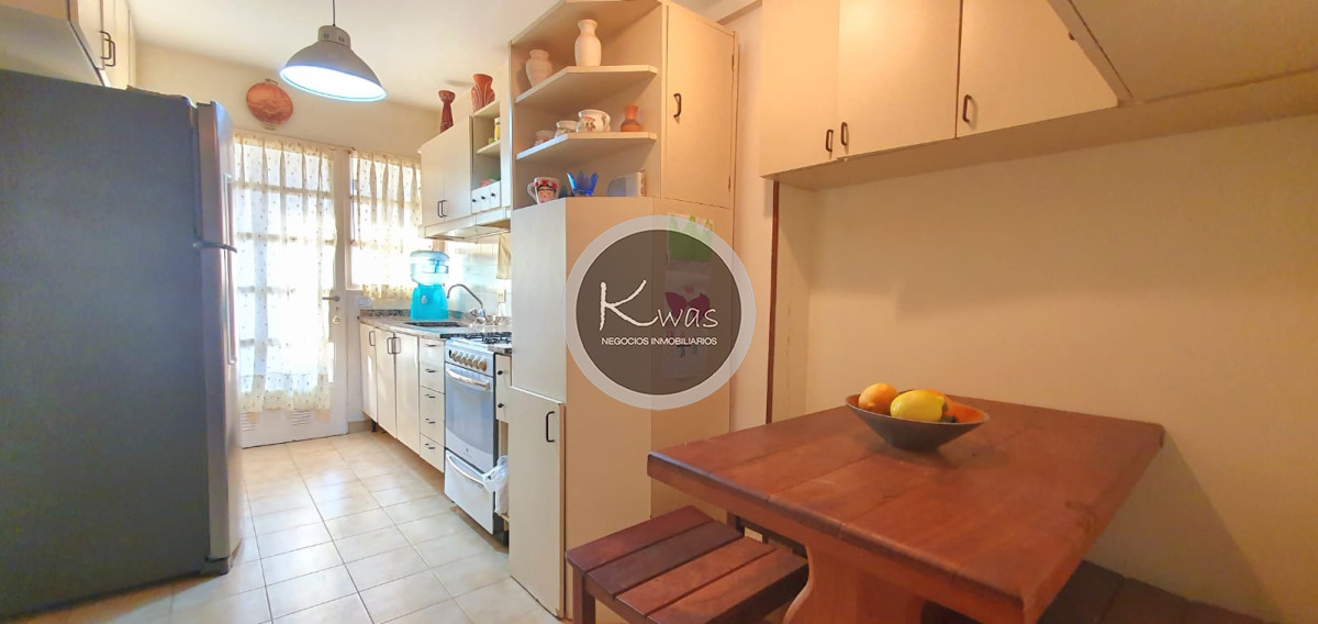 Departamento ID.824 - Departamento en Venta dos dormitorios un baño toilette cochera baulera balcón Vías / Santa Fé, Martínez