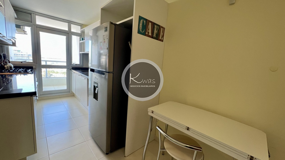 Departamento ID.490 - Departamento dos dormitorios vista al mar Playa Mansa Punta del Este
