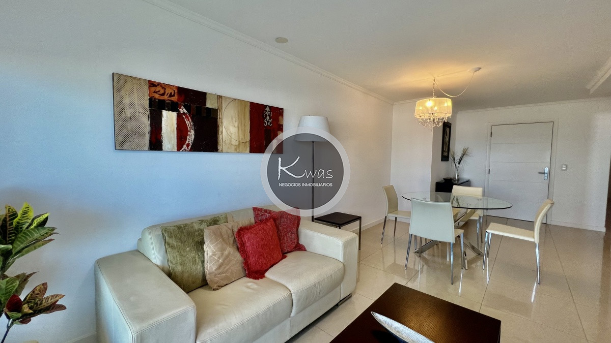 Departamento ID.618 - Venta departamento dos dormitorios en suite habitación de servicio parrillero Playa Mansa Punta del este
