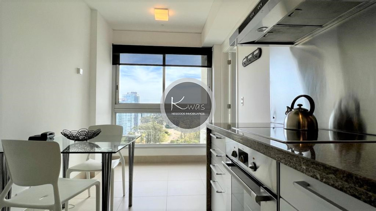 Departamento ID.476 - Le Parc II dos dormitorios en suite habitación de servicio Playa Brava Punta del Este