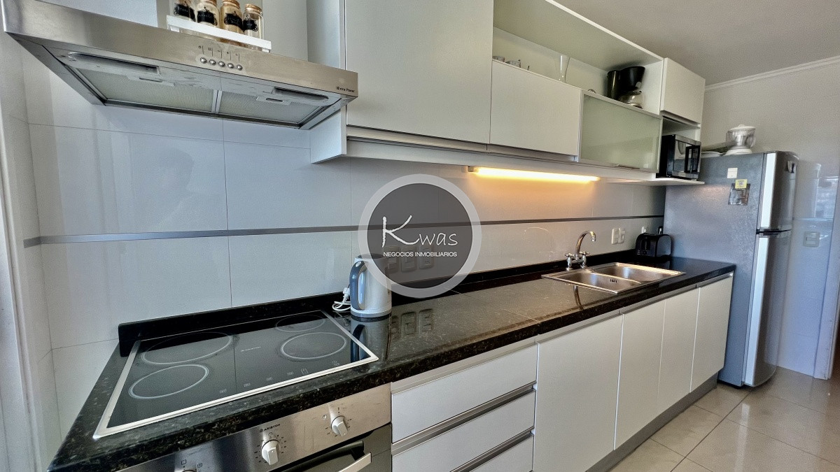 Departamento ID.618 - Venta departamento dos dormitorios en suite habitación de servicio parrillero Playa Mansa Punta del este