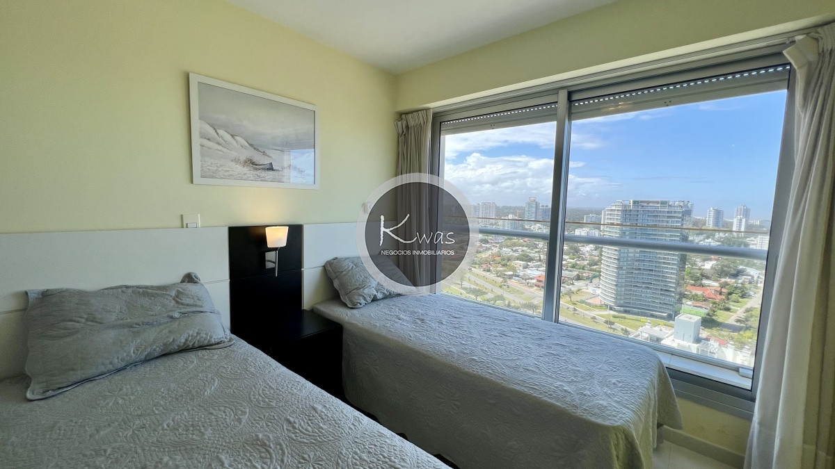 Departamento ID.490 - Departamento dos dormitorios vista al mar Playa Mansa Punta del Este