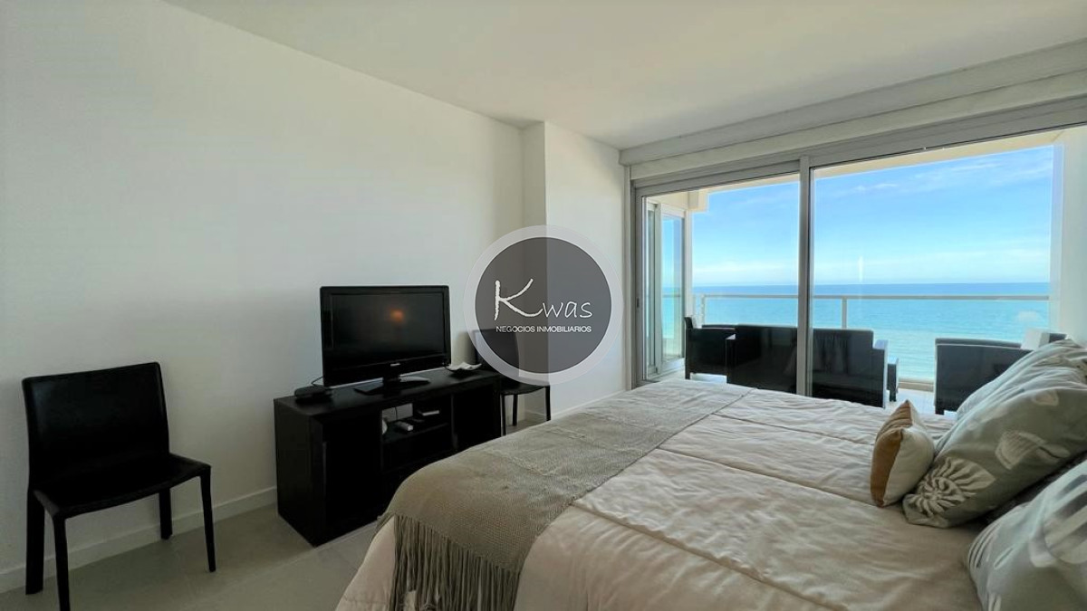 Departamento ID.476 - Le Parc II dos dormitorios en suite habitación de servicio Playa Brava Punta del Este