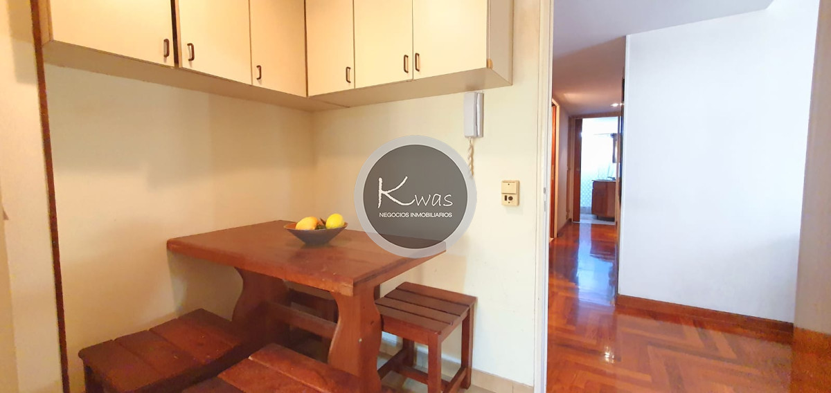 Departamento ID.824 - Departamento en Venta dos dormitorios un baño toilette cochera baulera balcón Vías / Santa Fé, Martínez