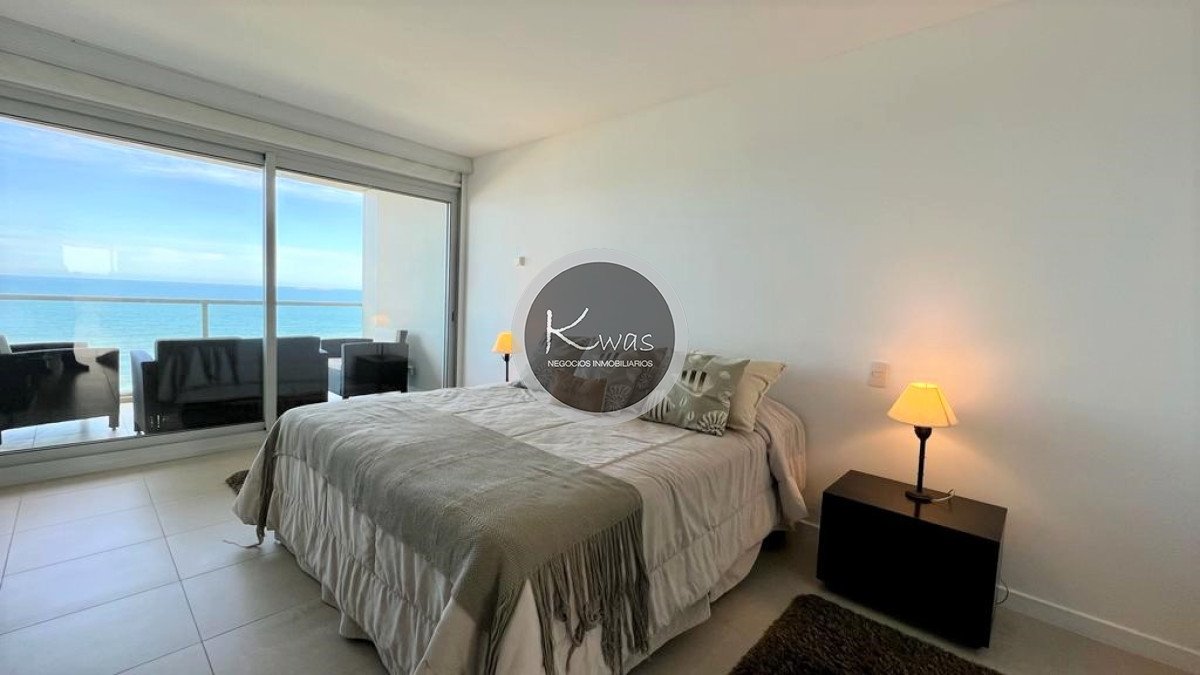 Departamento ID.476 - Le Parc II dos dormitorios en suite habitación de servicio Playa Brava Punta del Este