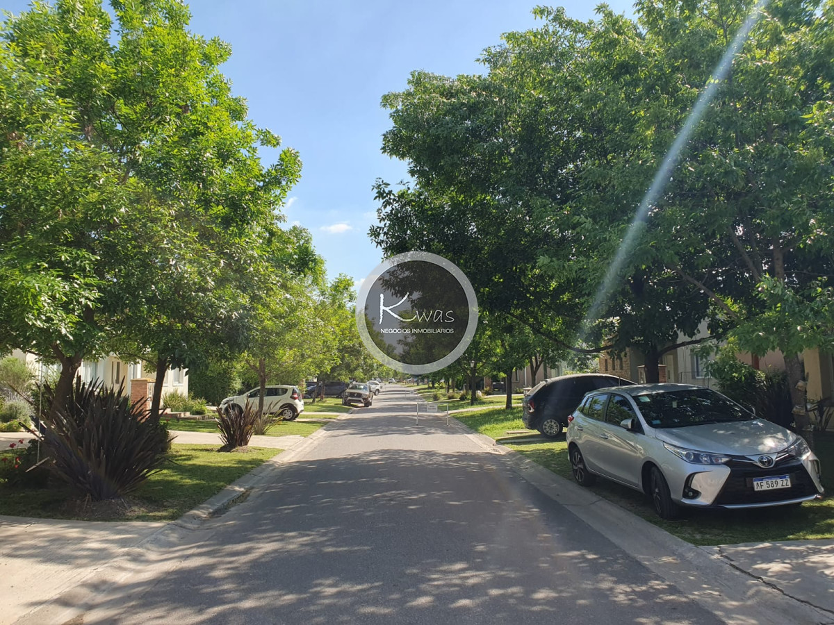 Departamento ID.825 - Venta casa tres dormitorios pileta parrilla en Santa Guadalupe, Pilar del Este, Pilar