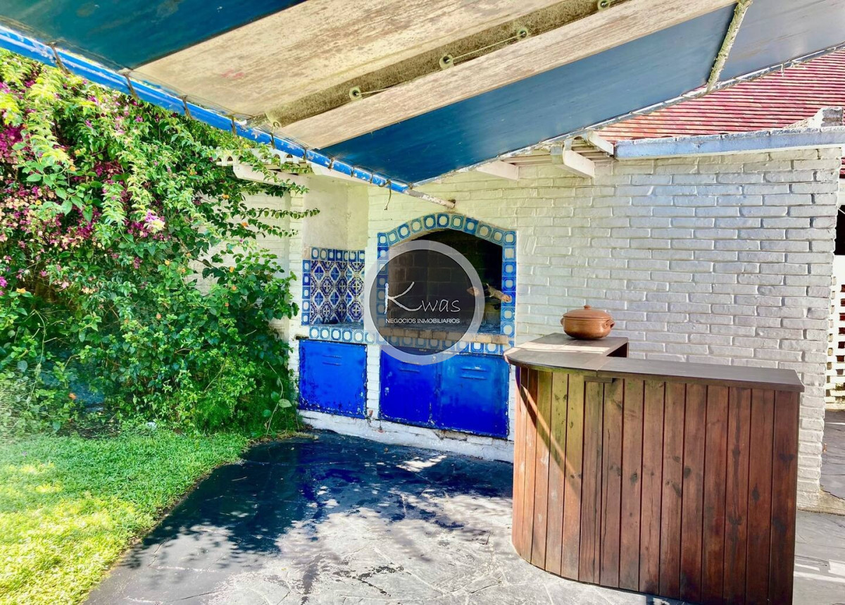 Casa ID.649 - Casa tres dormitorios dos baños con pileta Playa Mansa 