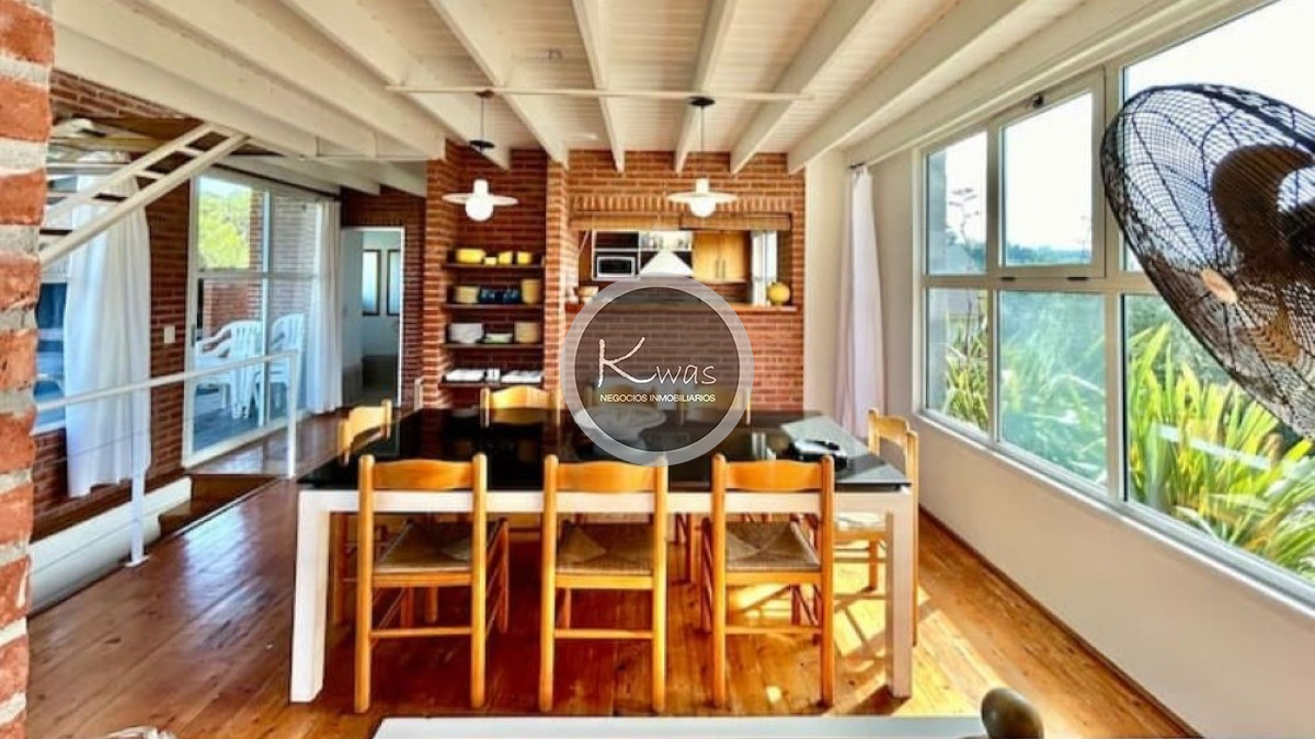 Departamento ID.823 - Venta casa Carilo Pinamar cinco dormitorios cinco baños a 100 mts de la playa parrilla garage, Costa Atlántica, Buenos Aires