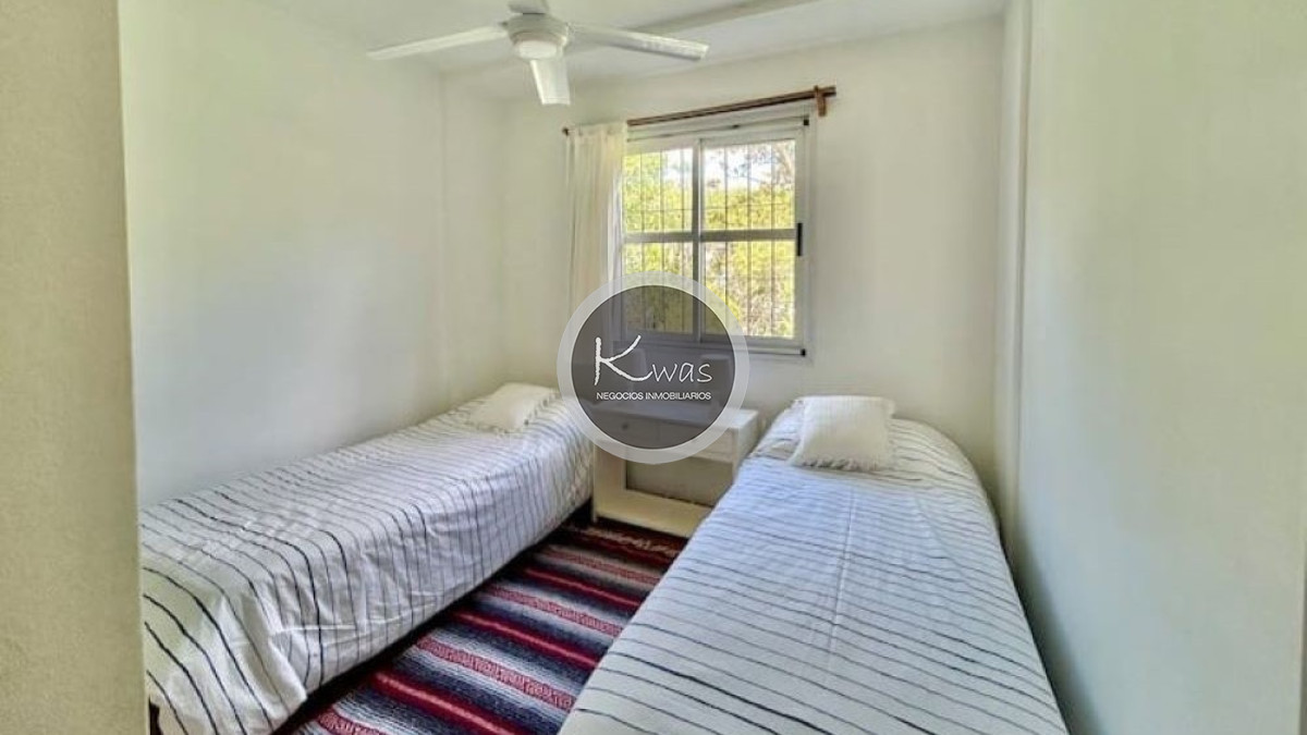 Departamento ID.823 - Venta casa Carilo Pinamar cinco dormitorios cinco baños a 100 mts de la playa parrilla garage, Costa Atlántica, Buenos Aires