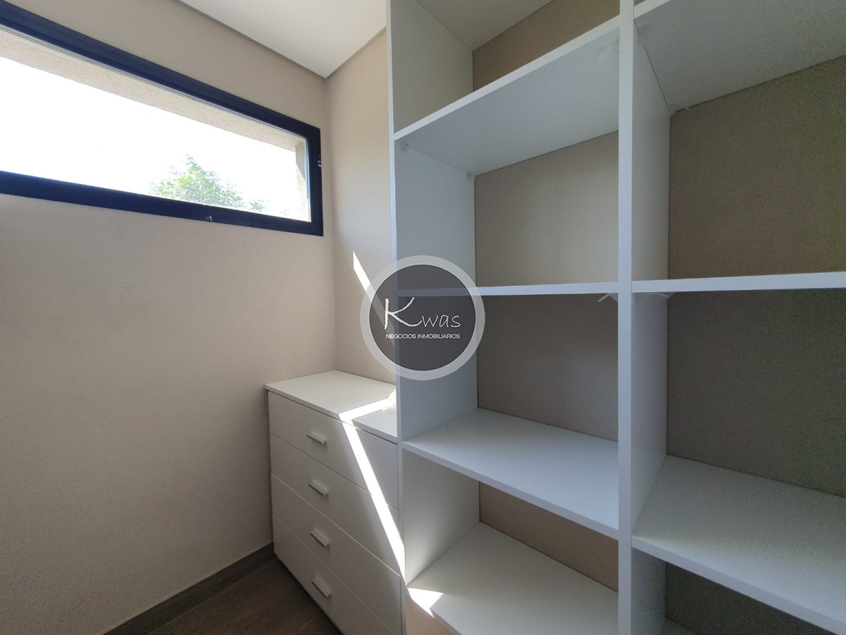 Departamento ID.825 - Venta casa tres dormitorios pileta parrilla en Santa Guadalupe, Pilar del Este, Pilar