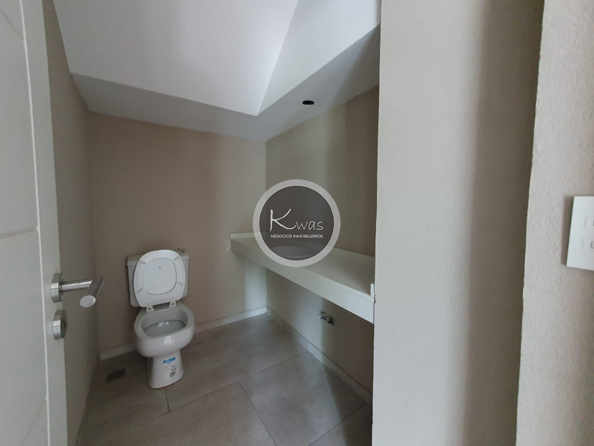 Departamento ID.825 - Venta casa tres dormitorios pileta parrilla en Santa Guadalupe, Pilar del Este, Pilar