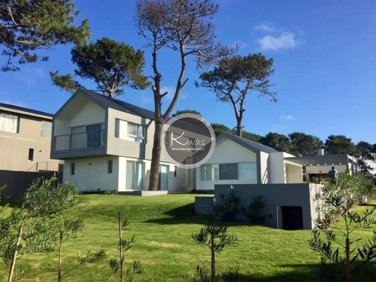 Departamento ID.711 - Casa cinco dormitorios piscina parrillero Pinar del Faro Jose Ignacio Punta del Este