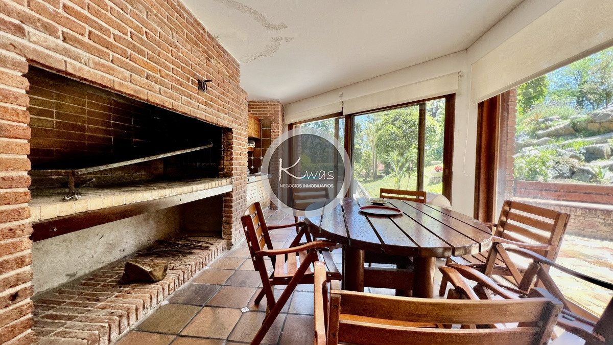 Casa ID.574 - Alquiler casa punta del este chalet playa mansa con piscina 