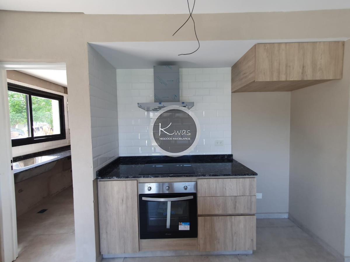 Departamento ID.825 - Venta casa tres dormitorios pileta parrilla en Santa Guadalupe, Pilar del Este, Pilar