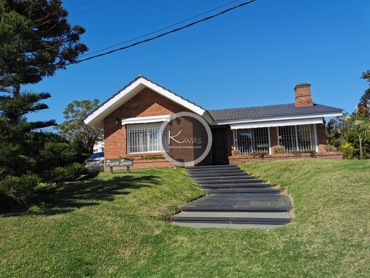 Departamento ID.656 - Casa cuatro dormitorios tres baños habitación servicio parrilla Playa Mansa Punta del este