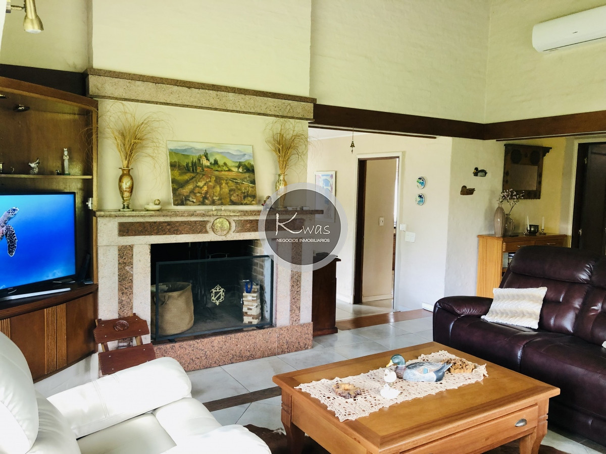 Casa ID.184 - Alquiler de temporada casa tres dormitorios piscina climatizada punta del este