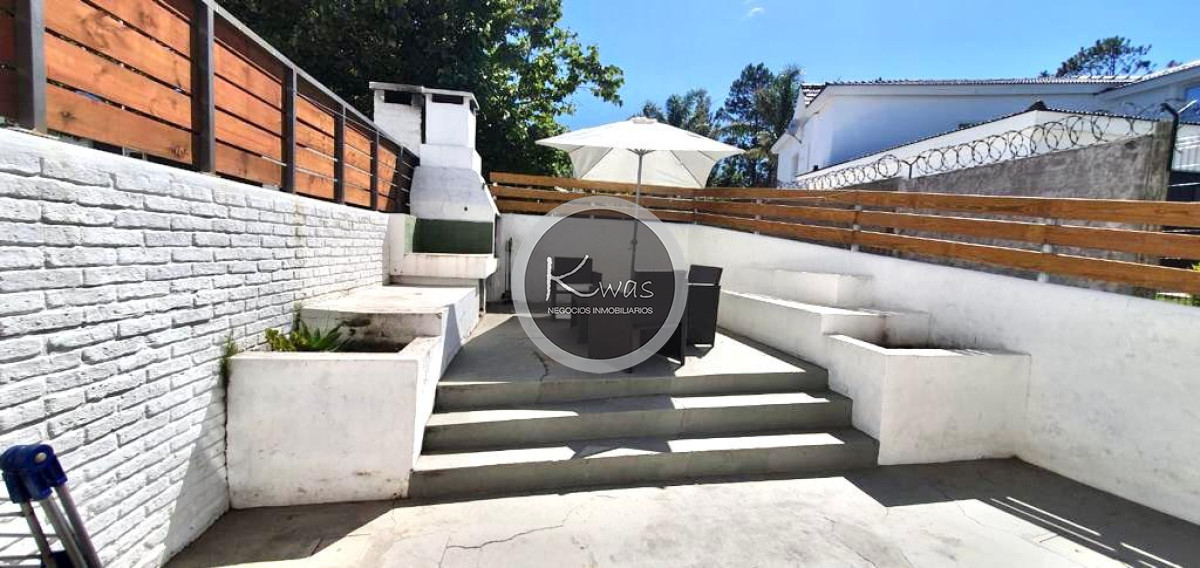 Casa ID.469 - Duplex en alquiler de temporada 2 dormitorios y medio punta del este 