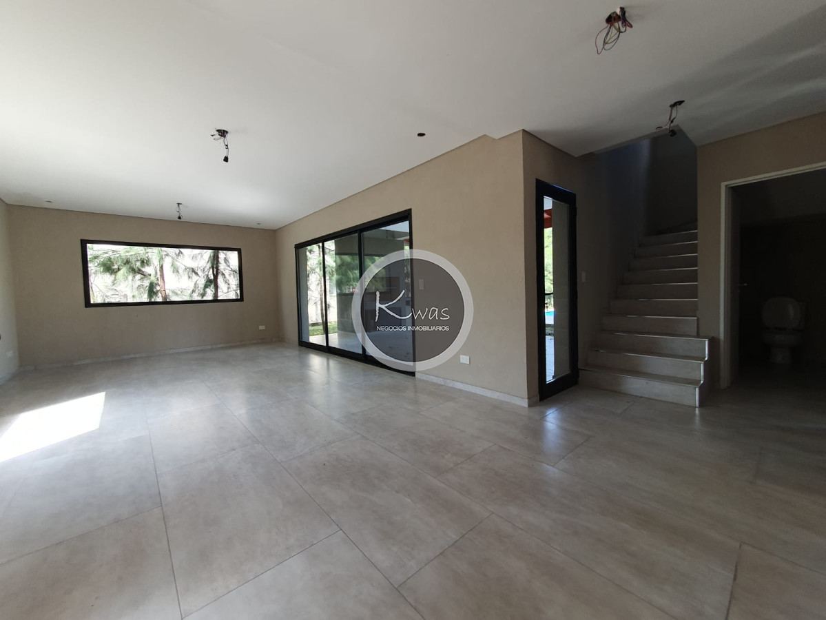 Departamento ID.825 - Venta casa tres dormitorios pileta parrilla en Santa Guadalupe, Pilar del Este, Pilar