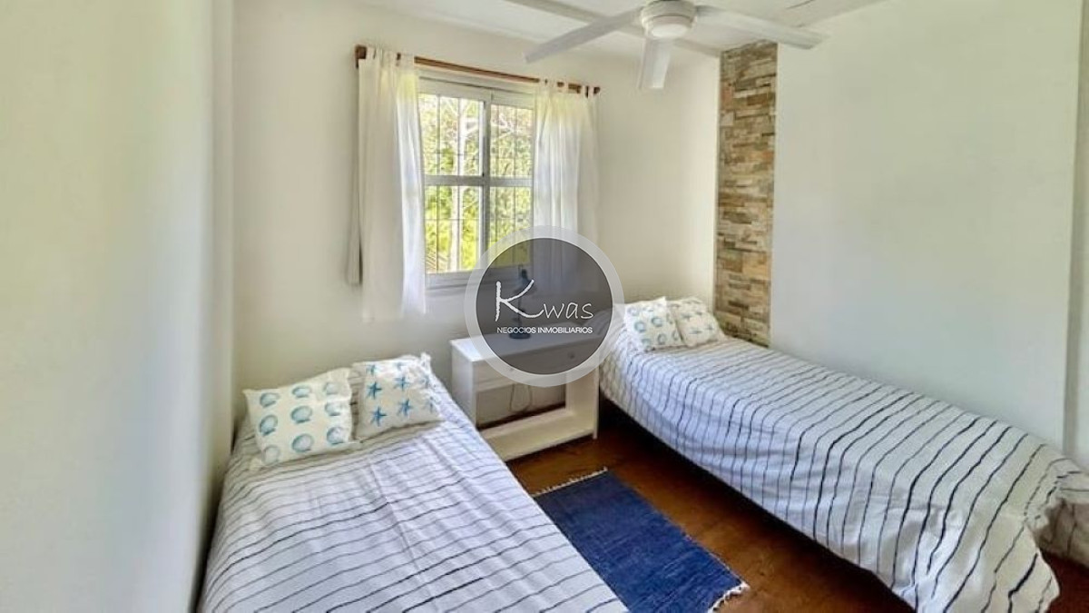 Departamento ID.823 - Venta casa Carilo Pinamar cinco dormitorios cinco baños a 100 mts de la playa parrilla garage, Costa Atlántica, Buenos Aires