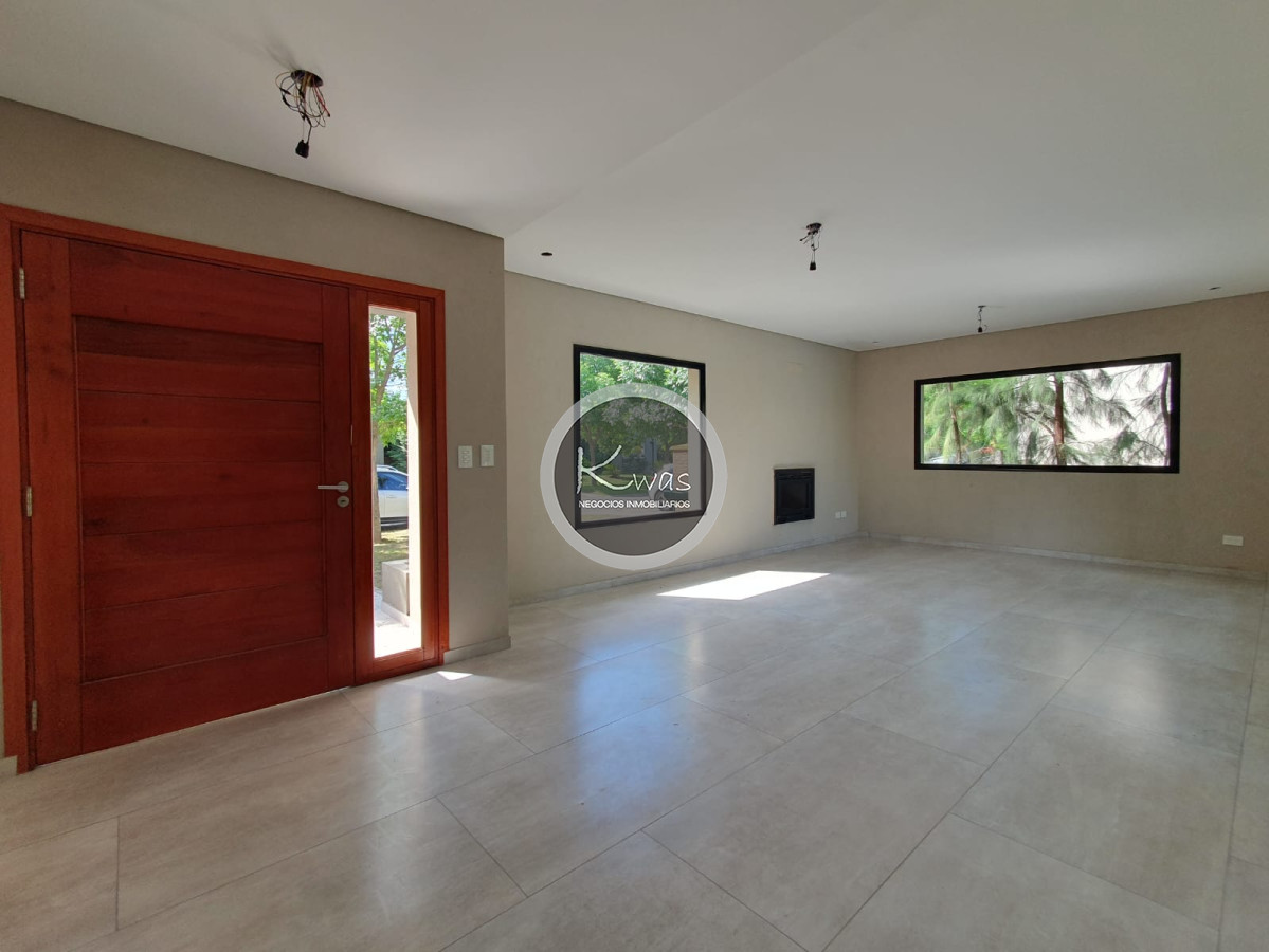 Departamento ID.825 - Venta casa tres dormitorios pileta parrilla en Santa Guadalupe, Pilar del Este, Pilar