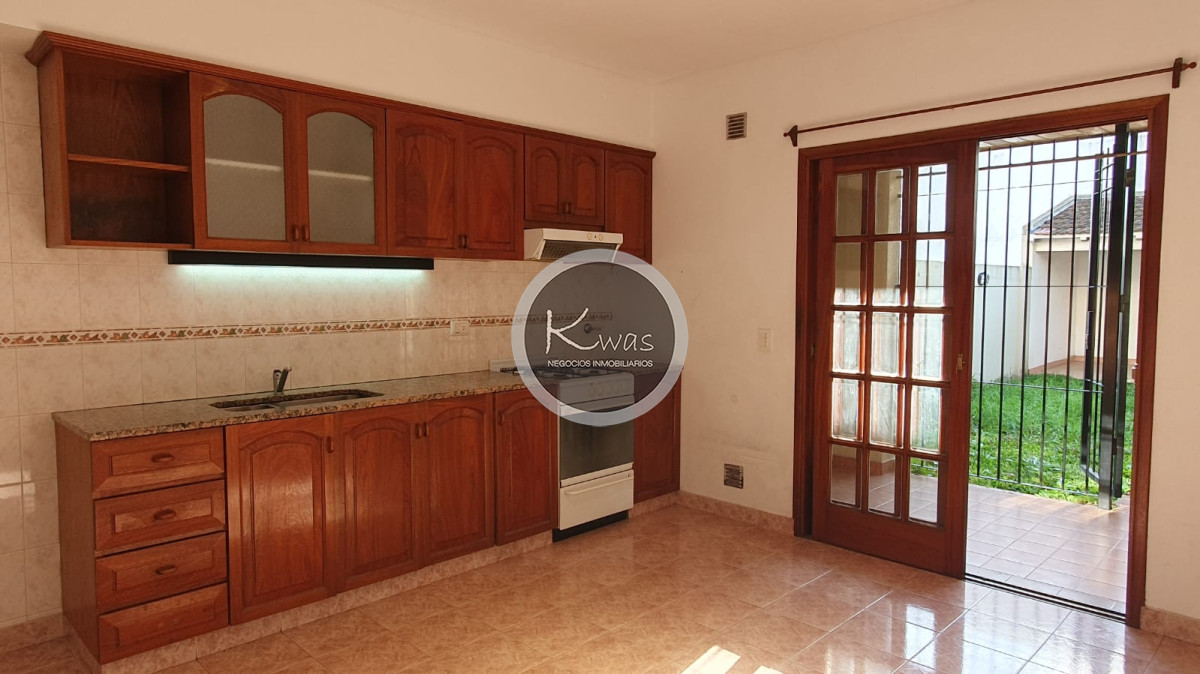 Departamento ID.841 - Duplex de tres dormitorios dos baños toilette cochera cubierta jardin parrilla Olivos Vicente Lopez