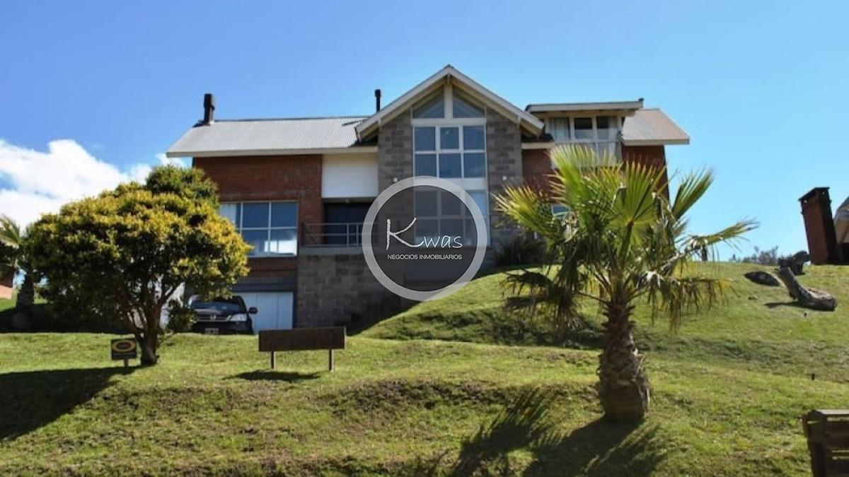 Departamento ID.823 - Venta casa Carilo Pinamar cinco dormitorios cinco baños a 100 mts de la playa parrilla garage, Costa Atlántica, Buenos Aires