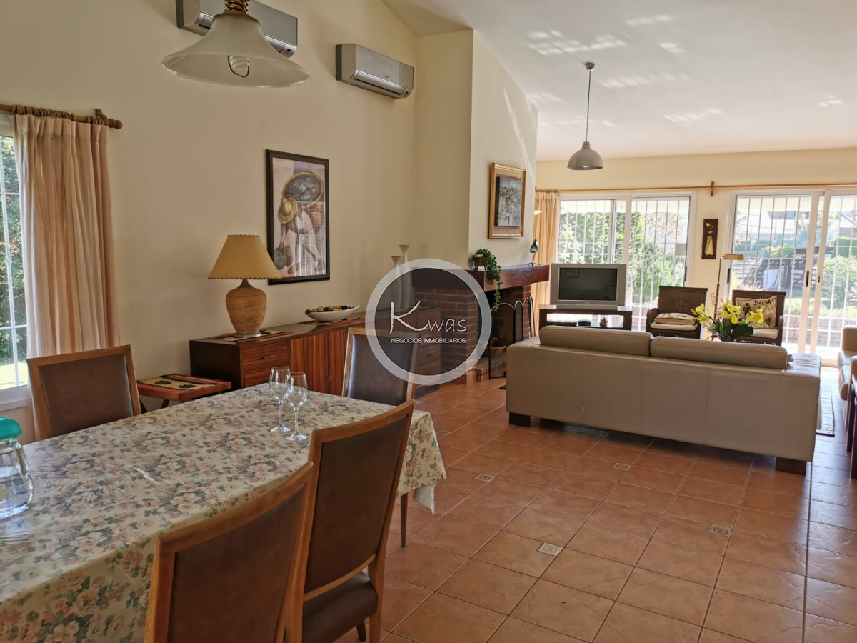 Departamento ID.656 - Casa cuatro dormitorios tres baños habitación servicio parrilla Playa Mansa Punta del este