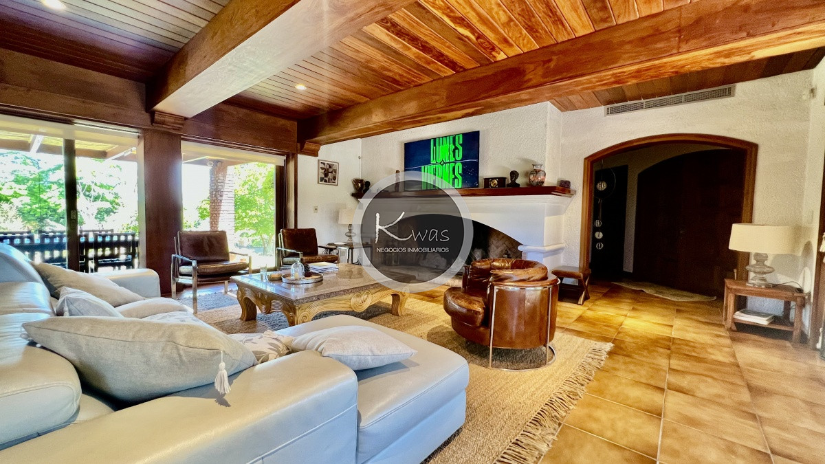 Casa ID.574 - Alquiler casa punta del este chalet playa mansa con piscina 