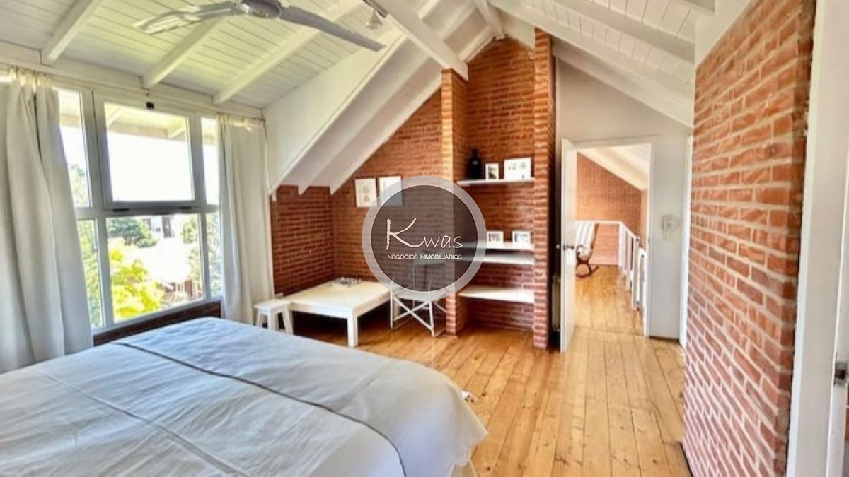Departamento ID.823 - Venta casa Carilo Pinamar cinco dormitorios cinco baños a 100 mts de la playa parrilla garage, Costa Atlántica, Buenos Aires