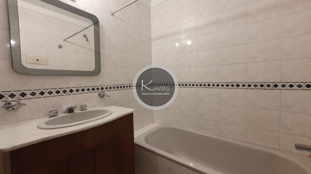 Departamento ID.841 - Duplex de tres dormitorios dos baños toilette cochera cubierta jardin parrilla Olivos Vicente Lopez