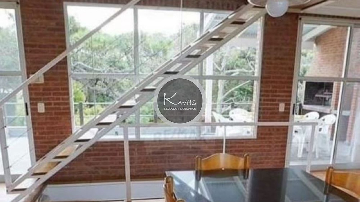 Departamento ID.823 - Venta casa Carilo Pinamar cinco dormitorios cinco baños a 100 mts de la playa parrilla garage, Costa Atlántica, Buenos Aires