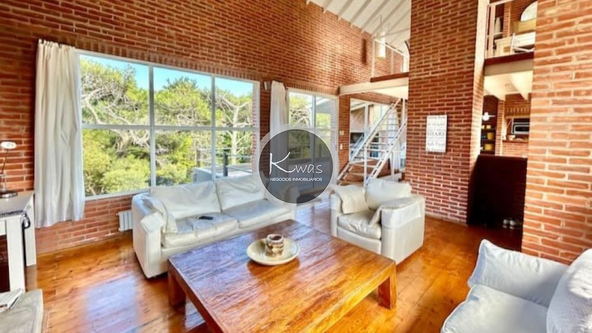 Departamento ID.823 - Venta casa Carilo Pinamar cinco dormitorios cinco baños a 100 mts de la playa parrilla garage, Costa Atlántica, Buenos Aires