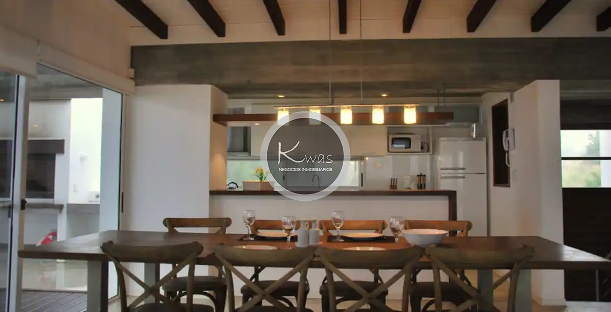 Departamento ID.710 - Casa cinco dormitorios piscina garage parrillero Manantiales Punta del Este
